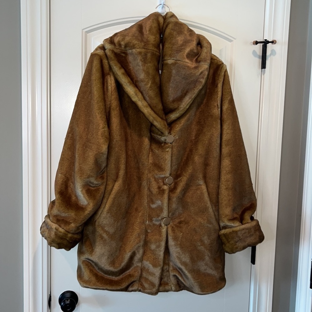 REVERSIBLE warm chic tan faux fur Shawl collar coat Dennis Basso size M